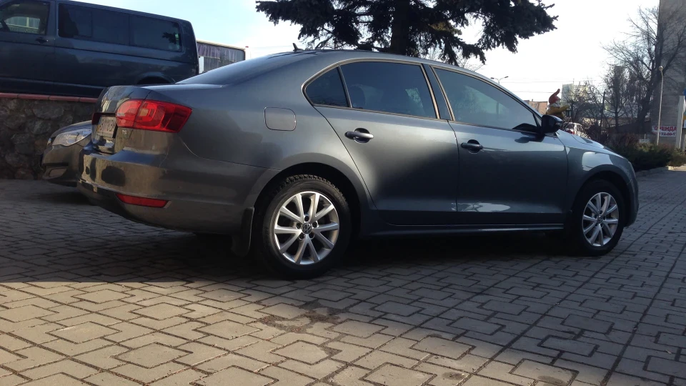 Volkswagen Jetta Platinum 3