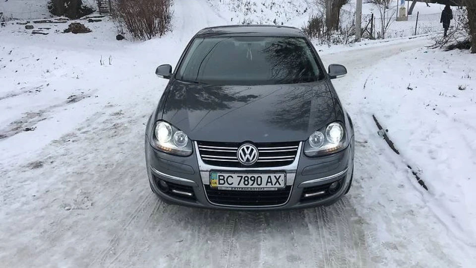 Volkswagen Jetta Platinumgrey 4