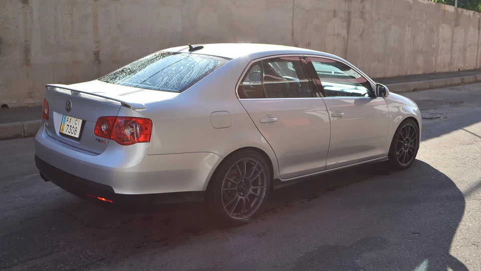 Volkswagen Jetta Revo 3