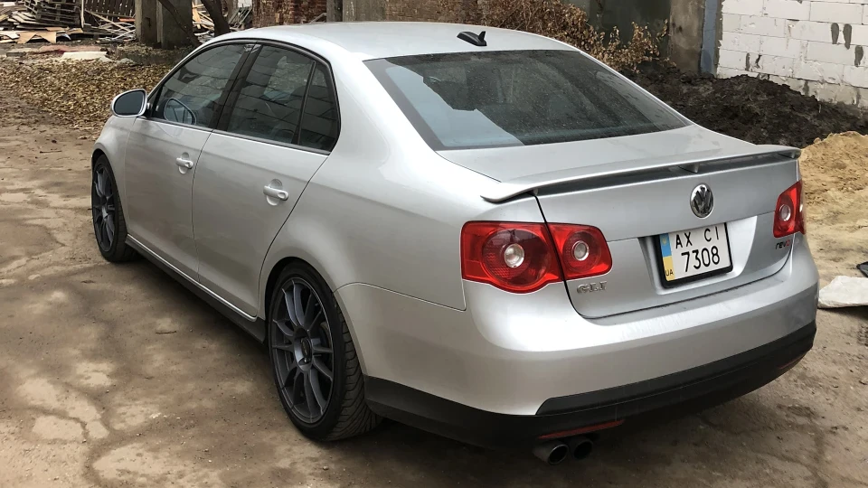 Volkswagen Jetta Revo 4