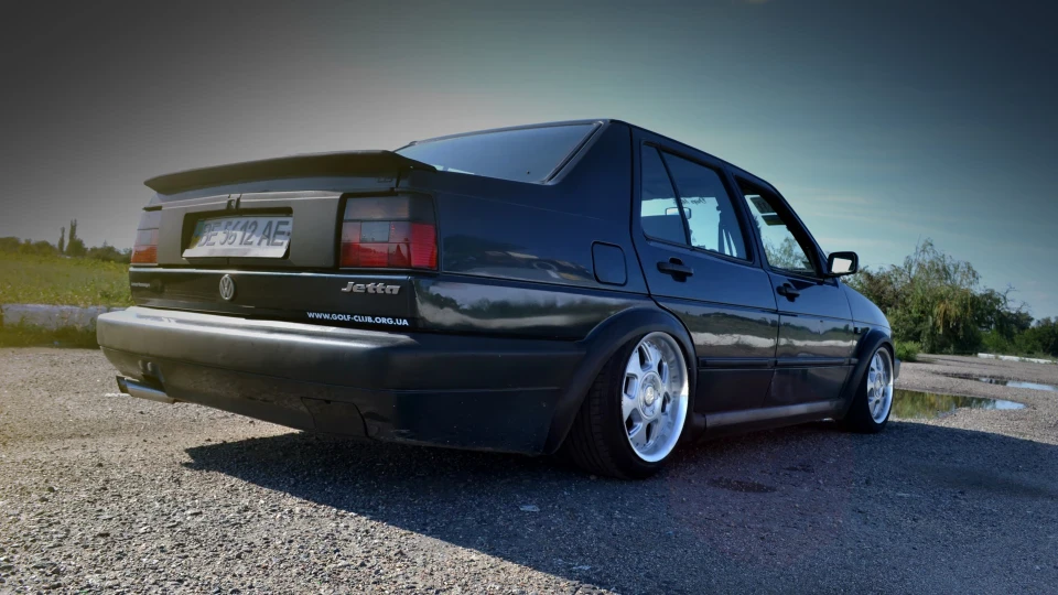 Volkswagen Jetta "Royal blue" 3