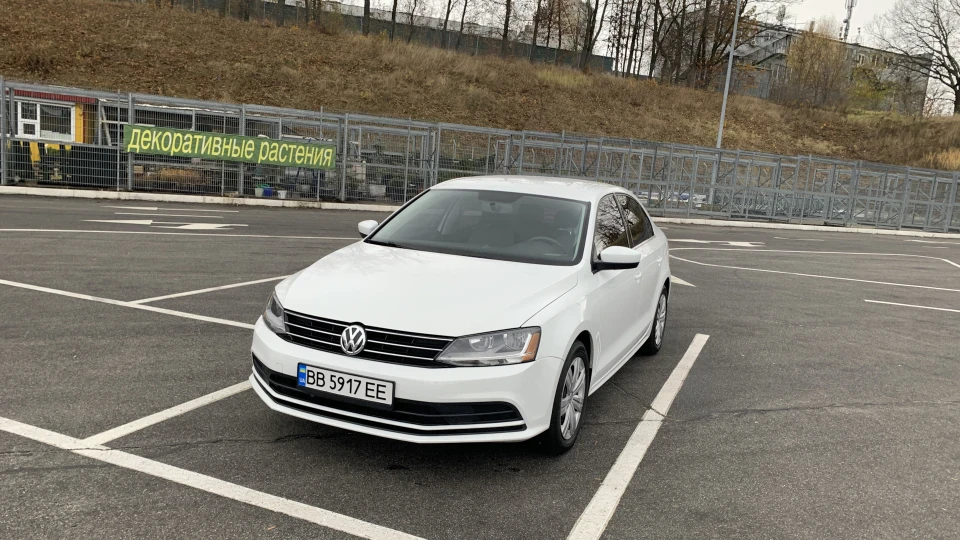 Volkswagen Jetta S 2