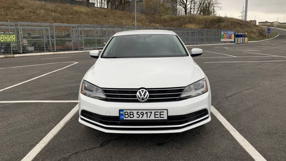 Volkswagen Jetta S 3
