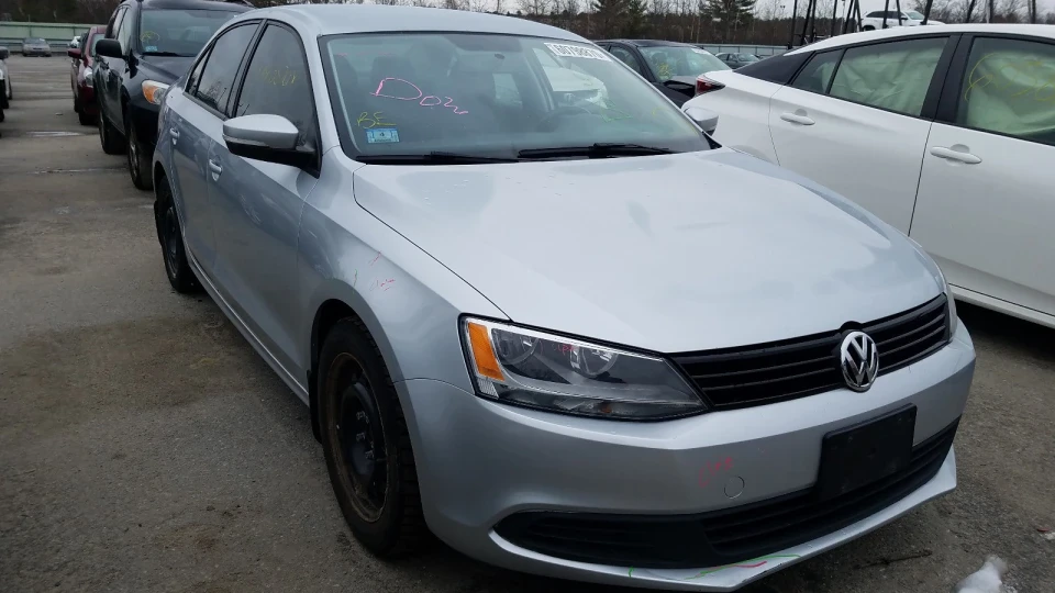 Volkswagen Jetta SE сірий крокодил 2