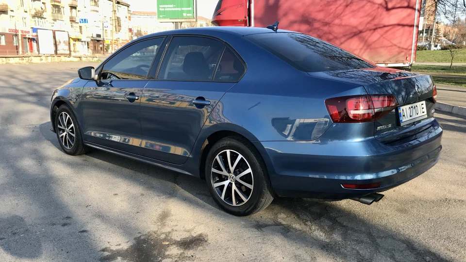 Volkswagen Jetta SE 2