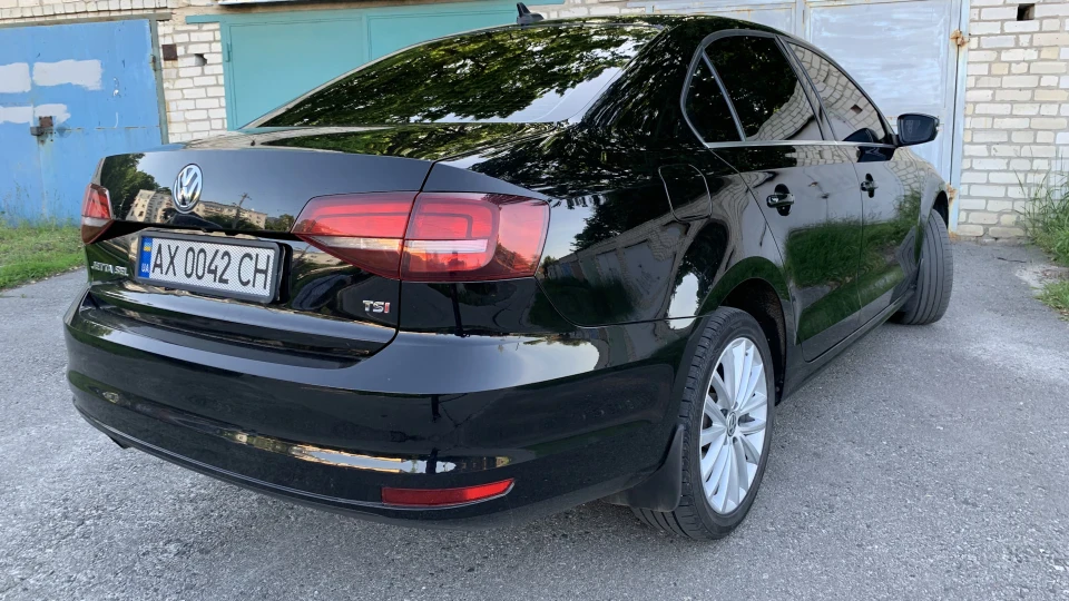Volkswagen Jetta SEL Pitbull 2