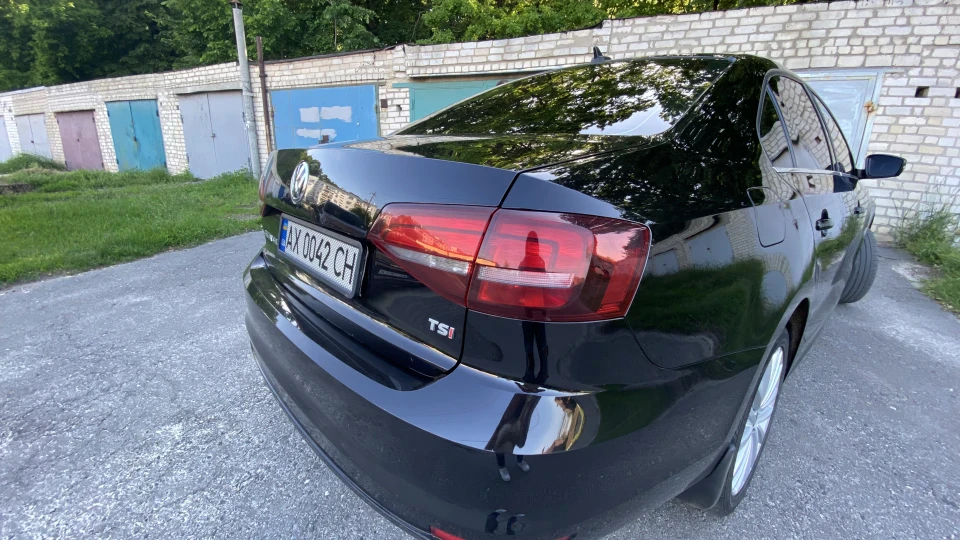 Volkswagen Jetta SEL Pitbull 3