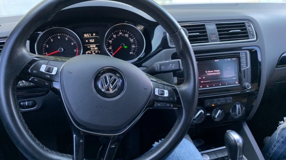 Volkswagen Jetta SEL Pitbull 4
