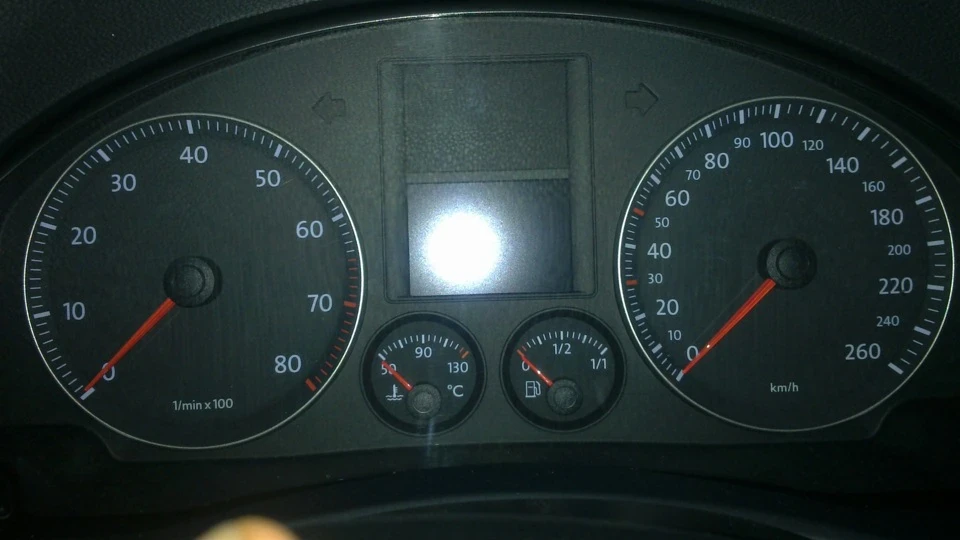 Volkswagen Jetta Срібло*1.6* 2