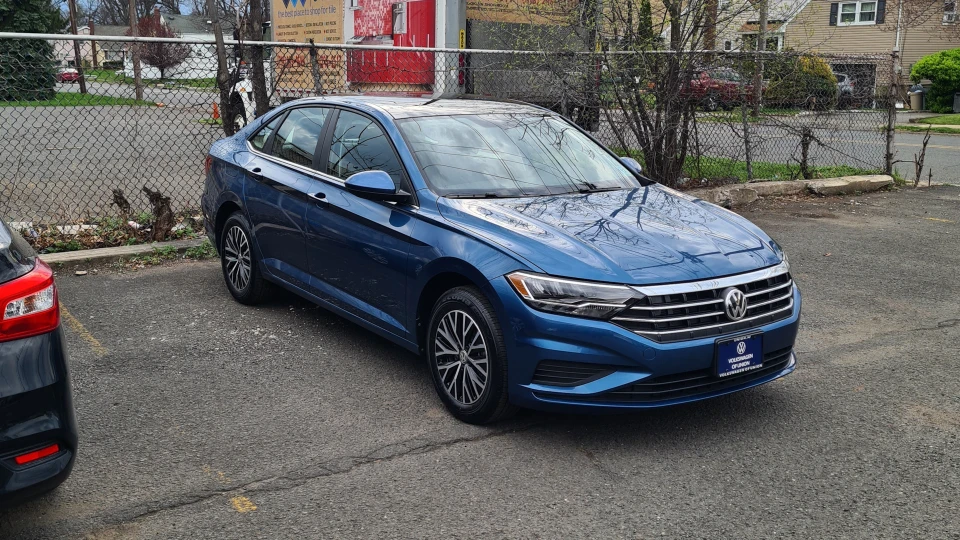 Volkswagen Jetta Синя-2