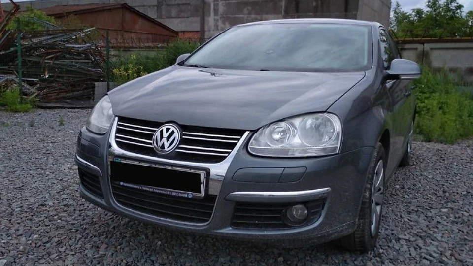 Volkswagen Jetta Сірий 1.6
