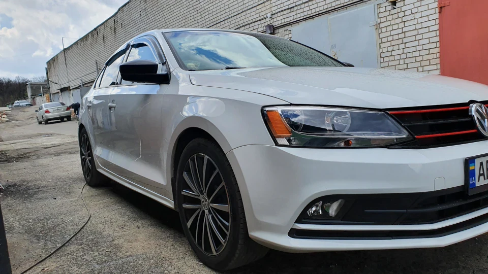 Volkswagen Jetta Sport 1.8 TSi 4