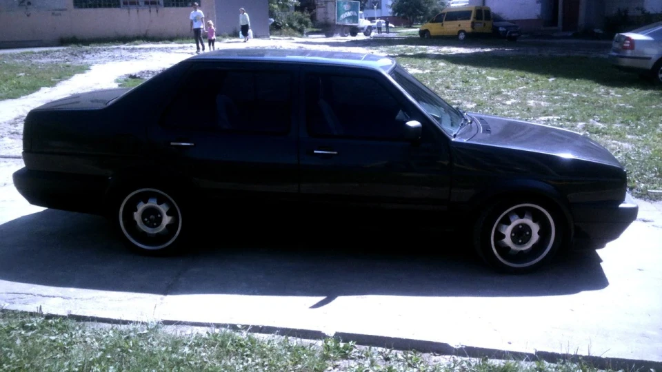 Volkswagen Jetta Темна