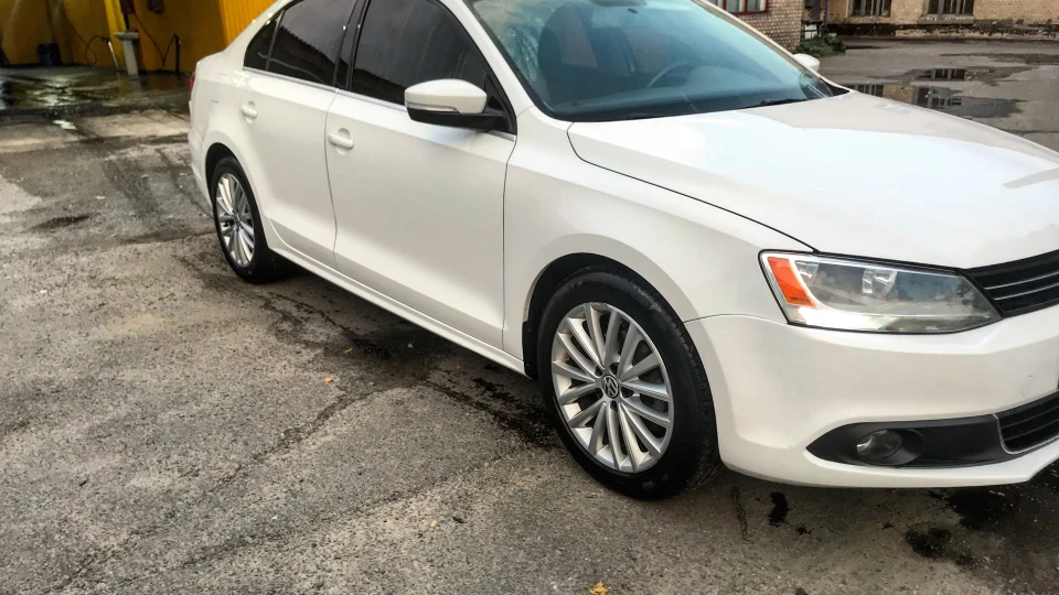 Volkswagen Jetta USA white blond