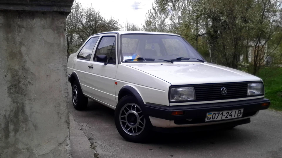 Volkswagen Jetta White D 2