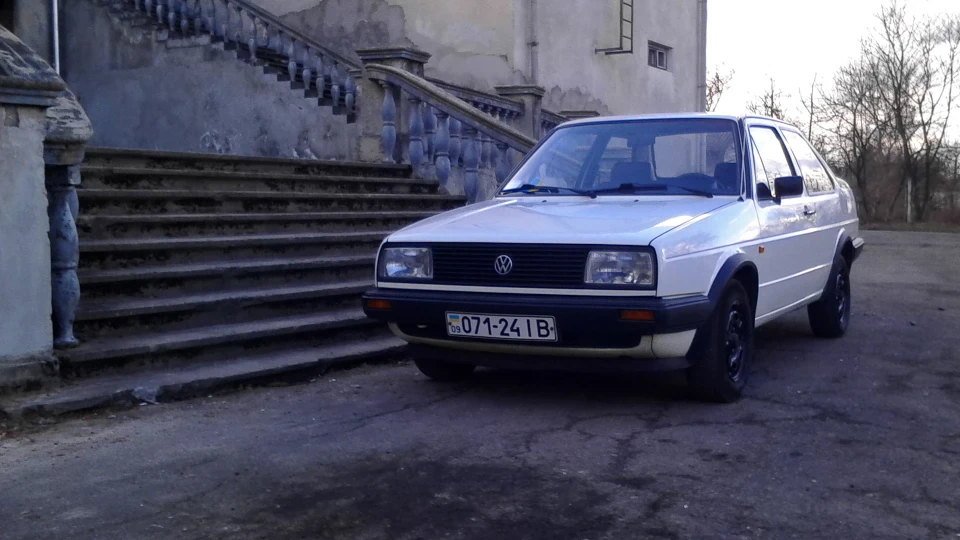 Volkswagen Jetta White D 5