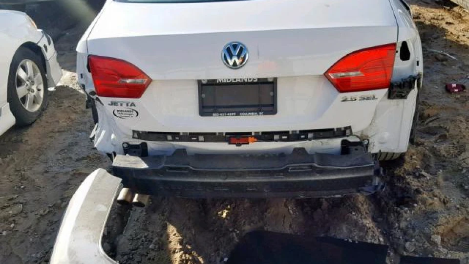 Volkswagen Jetta White Power 5