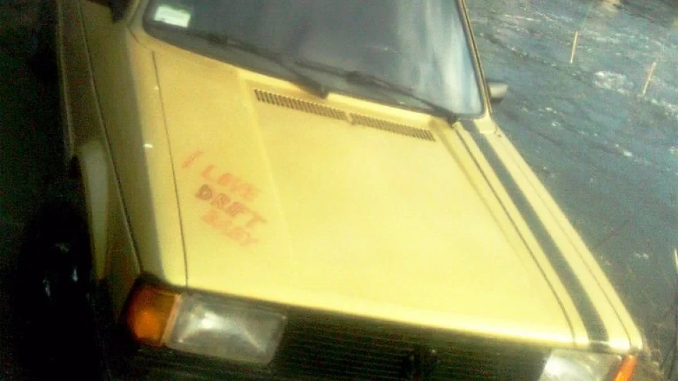 Volkswagen Jetta золота конячка
