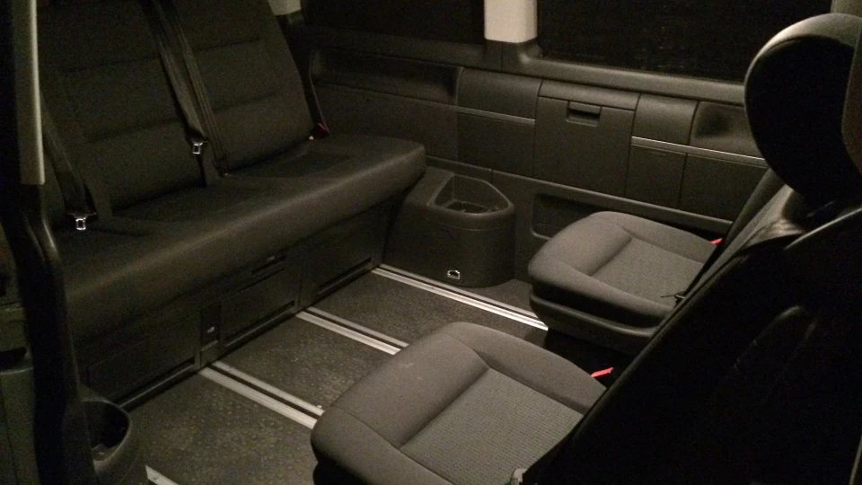 Volkswagen Multivan 2.0 AXA 2