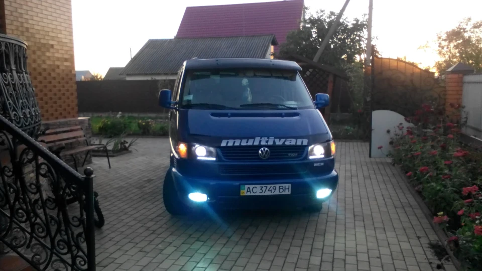Volkswagen Multivan 2.5 75kw мультик 4