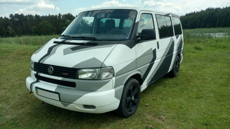 Volkswagen Multivan 2.5TDI (151)