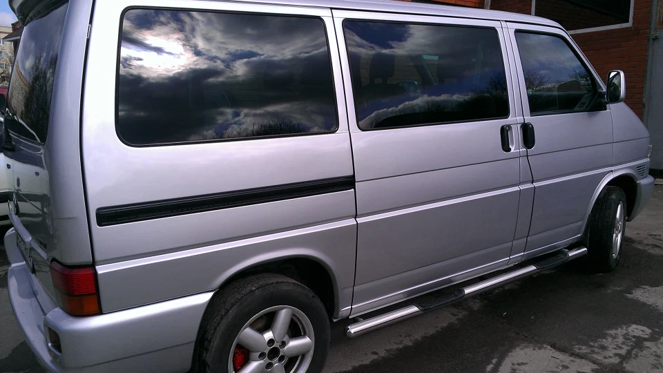 Volkswagen Multivan AXG 111 kw 4
