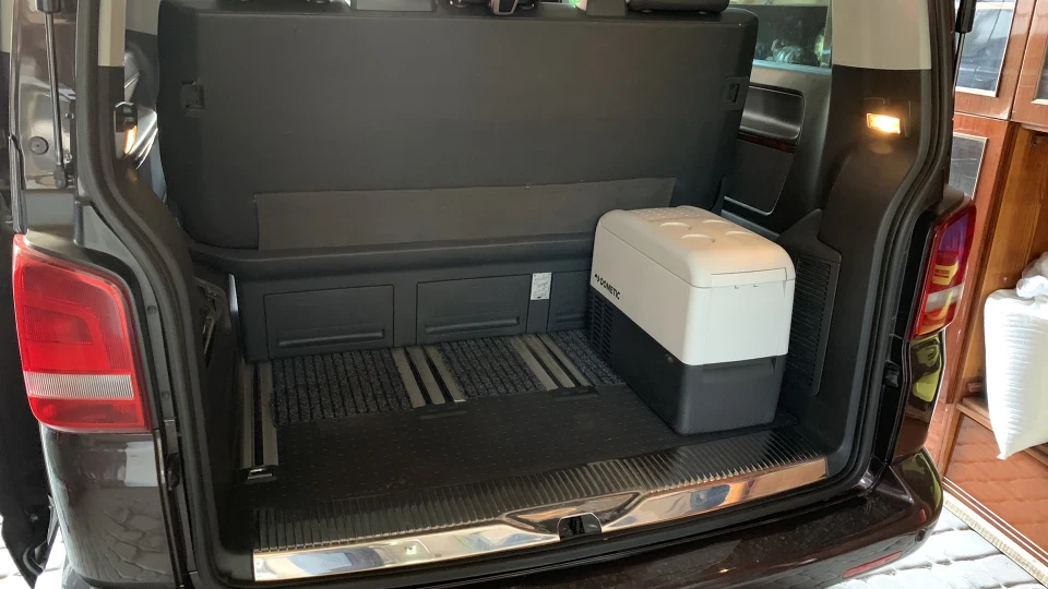 Volkswagen Multivan B 8888 B 2