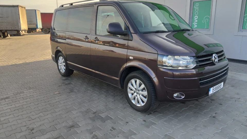 Volkswagen Multivan B 8888 B 4