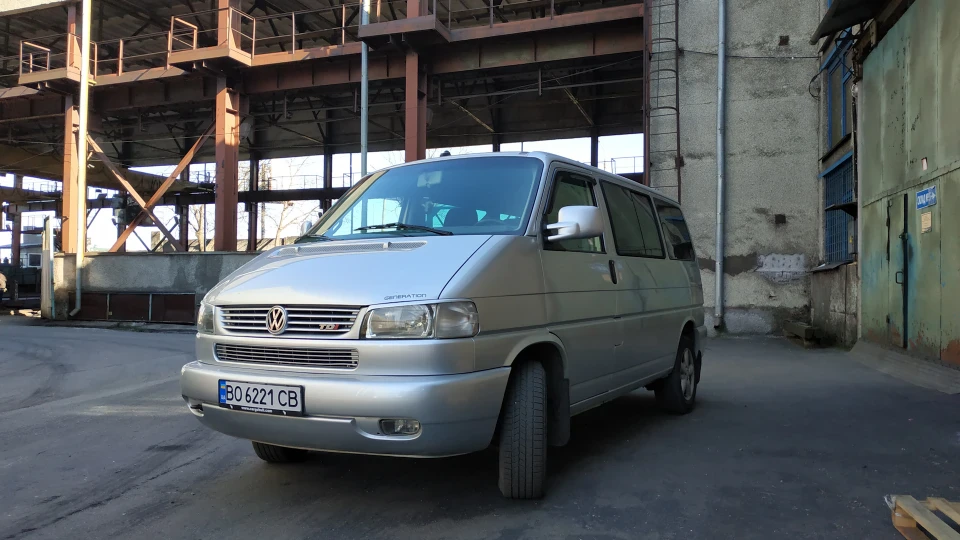 Volkswagen Multivan Сірий AXG 5