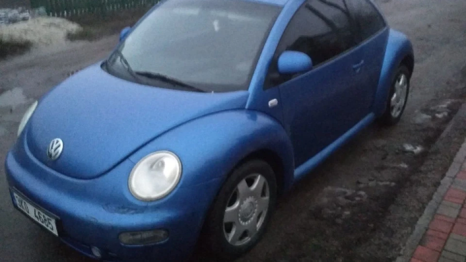 Volkswagen New Beetle 2