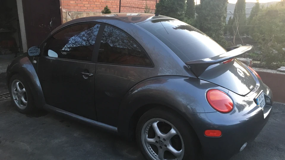 Volkswagen New Beetle 3