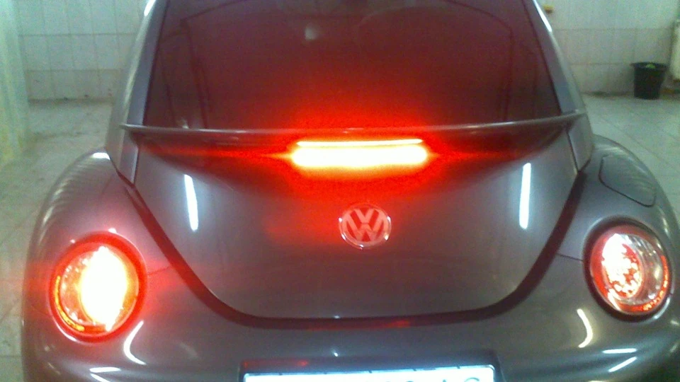 Volkswagen New Beetle 2