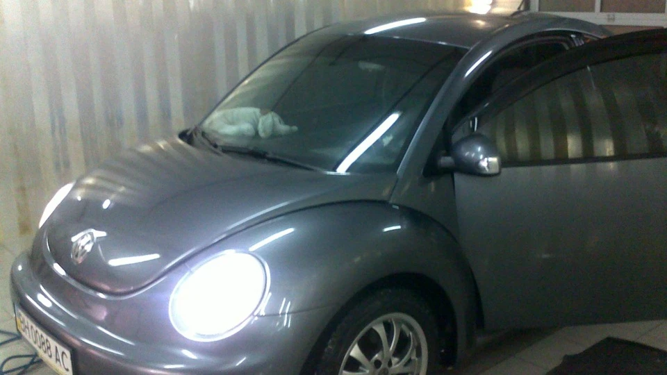 Volkswagen New Beetle 5