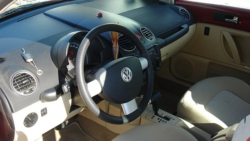 Volkswagen New Beetle офіційний 4