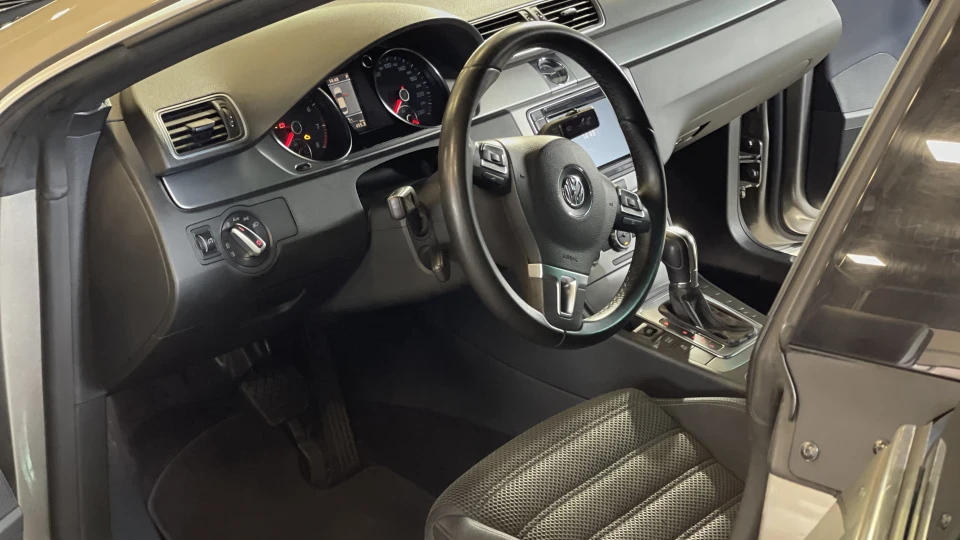 Volkswagen Passat CC 🪰 5