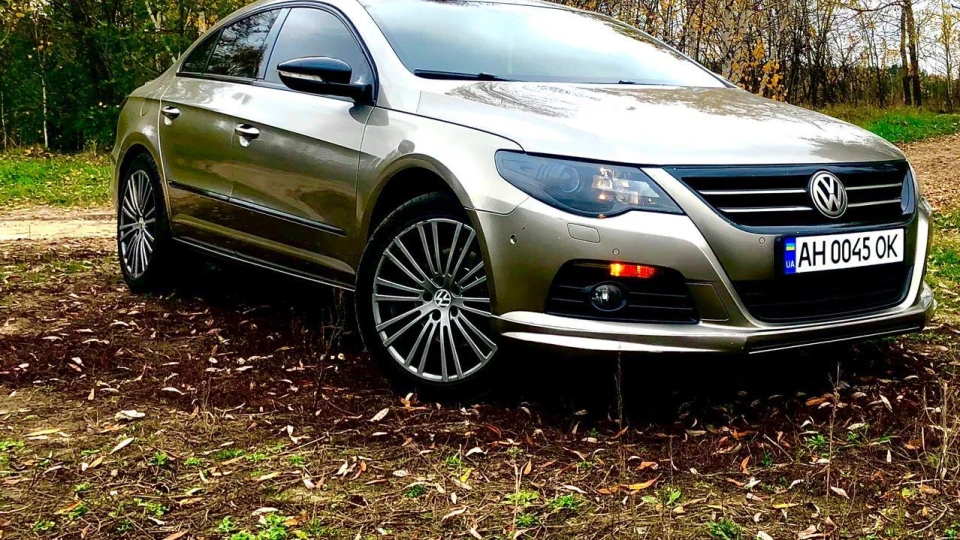 Volkswagen Passat CC 1.8 турбо 220 конячок 2