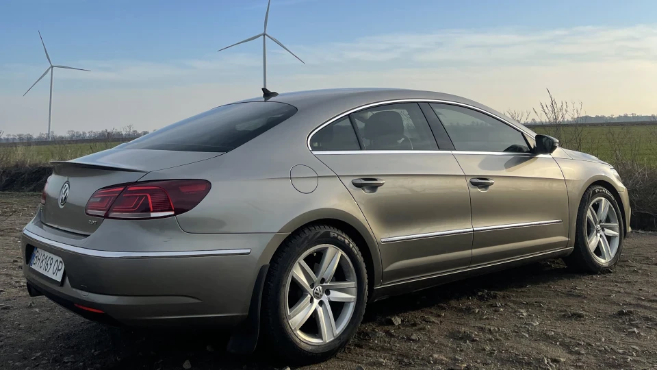Volkswagen Passat CC 2.0t 4