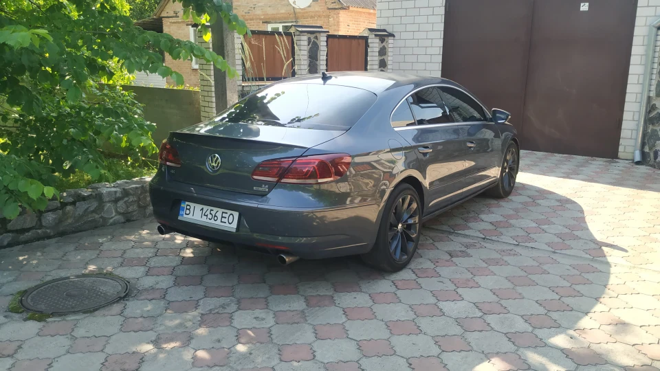 Volkswagen Passat CC Шалений кінь 2