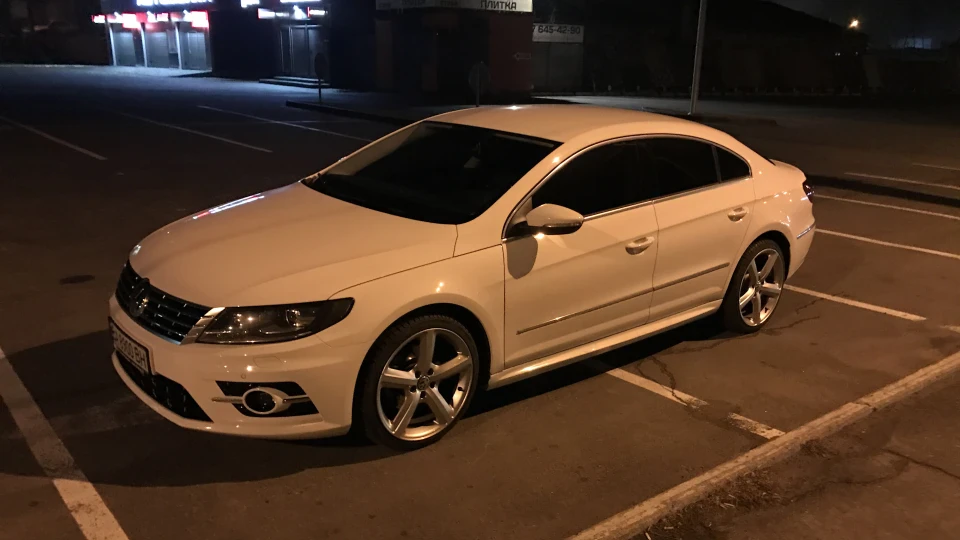 Volkswagen Passat CC Brazzers 4
