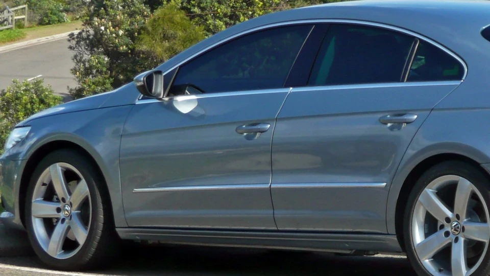 Volkswagen Passat CC козирна 3