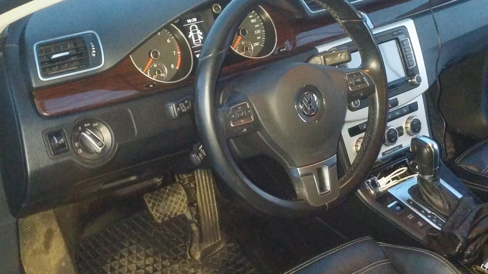 Volkswagen Passat CC НемоЧкА) 2