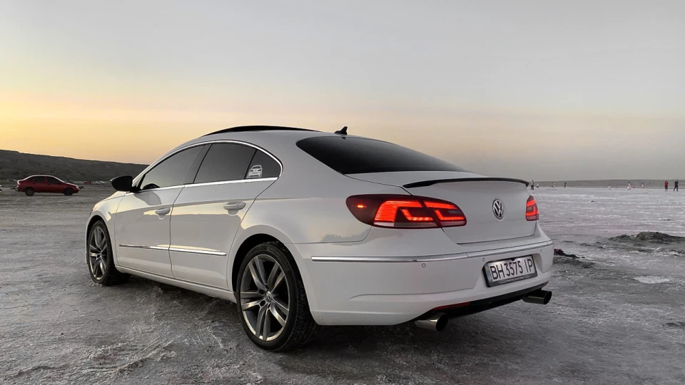 Volkswagen Passat CC White Candy 2
