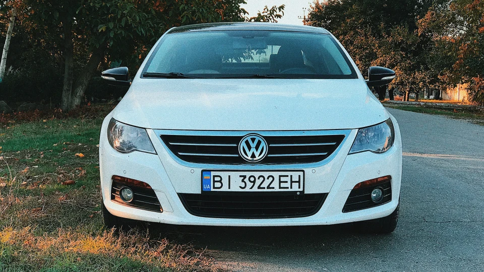 Volkswagen Passat CC whitecat