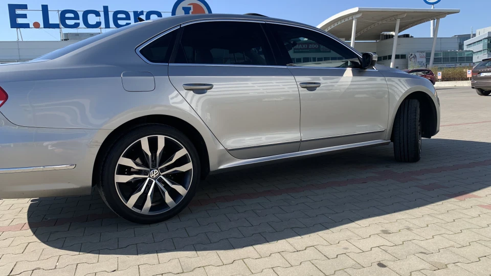 Volkswagen Passat US 2
