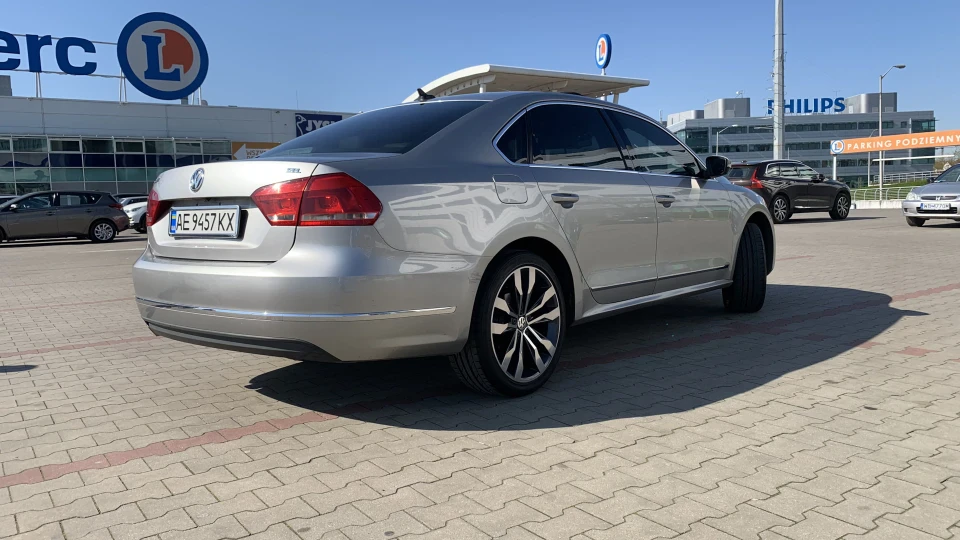 Volkswagen Passat US 3