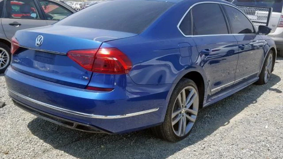 Volkswagen Passat US 2