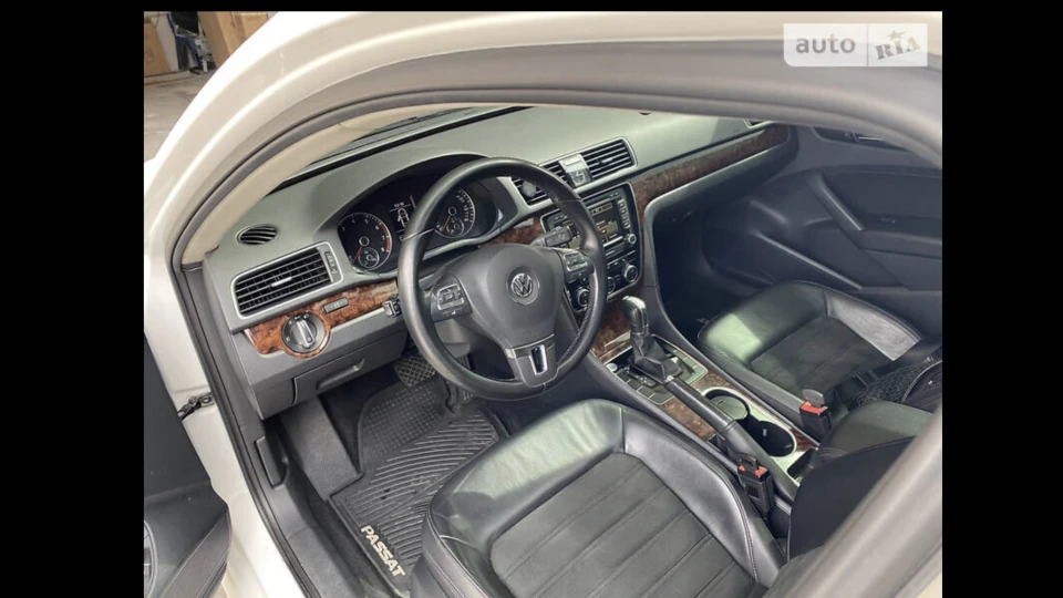Volkswagen Passat US 4