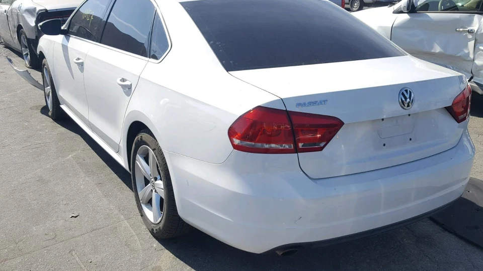 Volkswagen Passat US 3