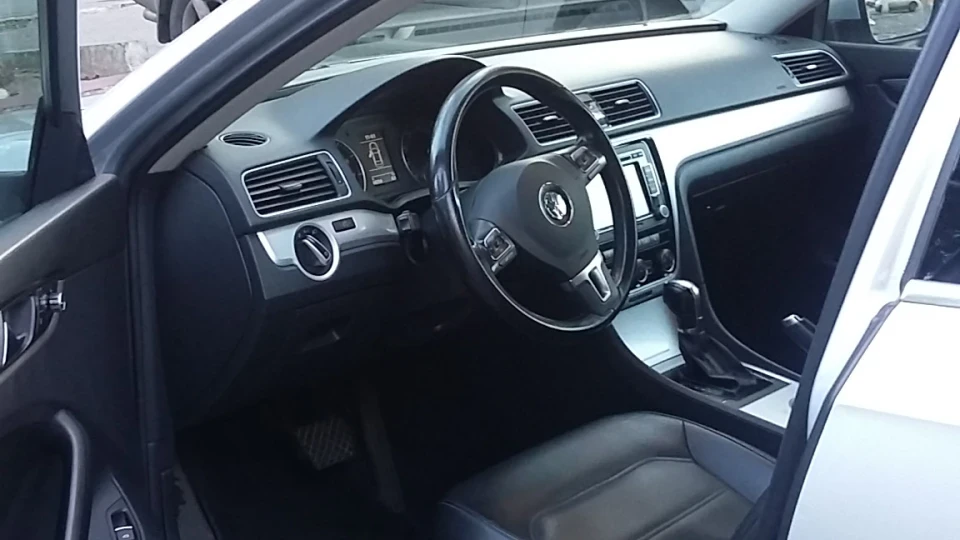 Volkswagen Passat US 2