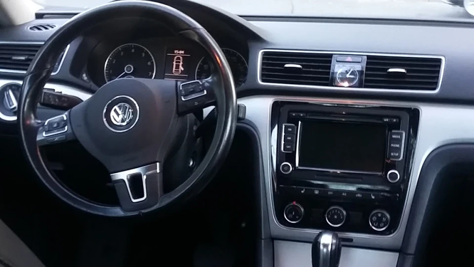 Volkswagen Passat US 5